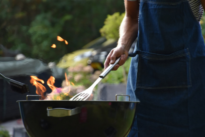 Comment remettre à neuf son barbecue avant l’été ?